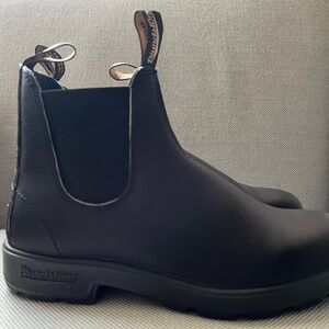 Blundstone - black leather - NWOB